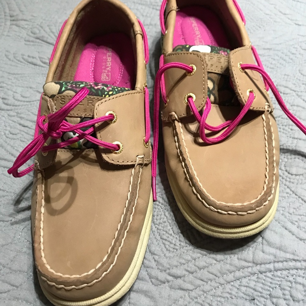 Womens size 7 Sperry shoes